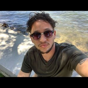 Meet your Posher, Eduardo